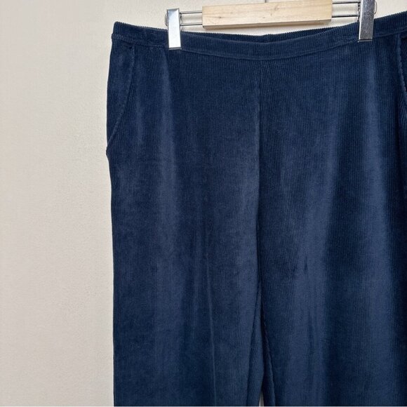 L.L.Bean Womens XL Petite Perfect Fit Knit Cords Straight-Leg Navy Color - Picture 4 of 14